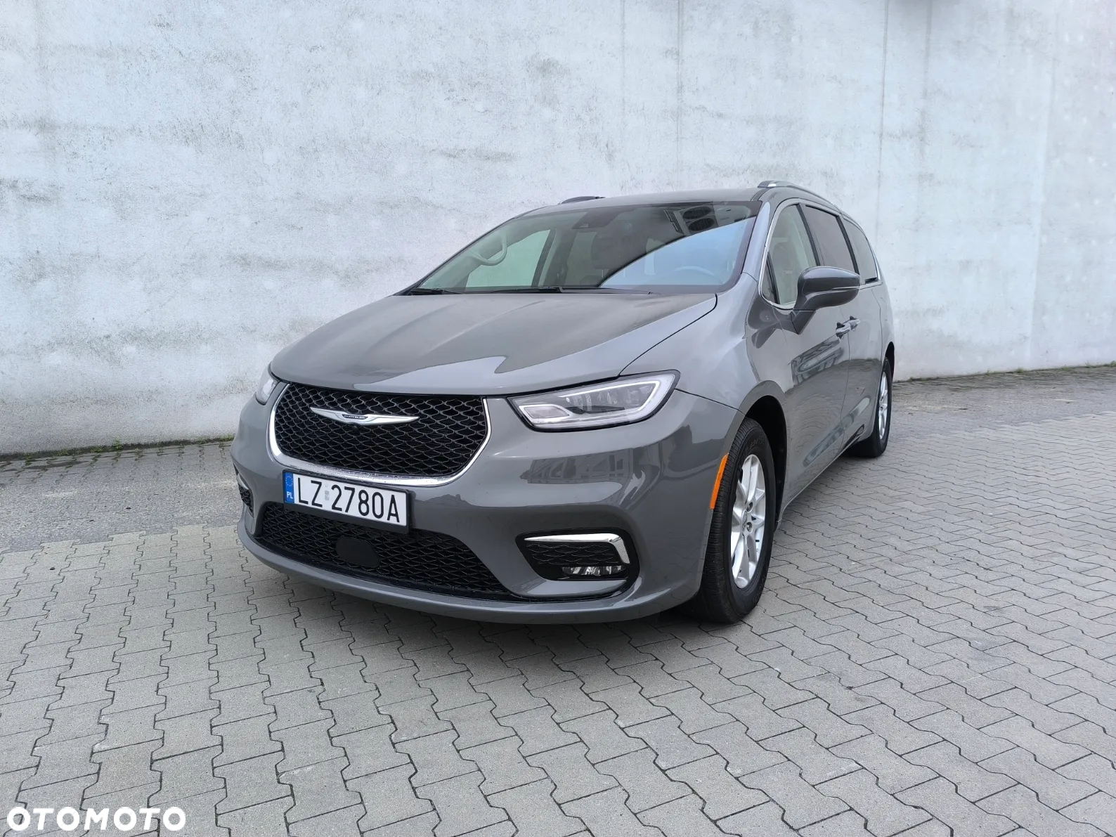 Chrysler Pacifica - 11