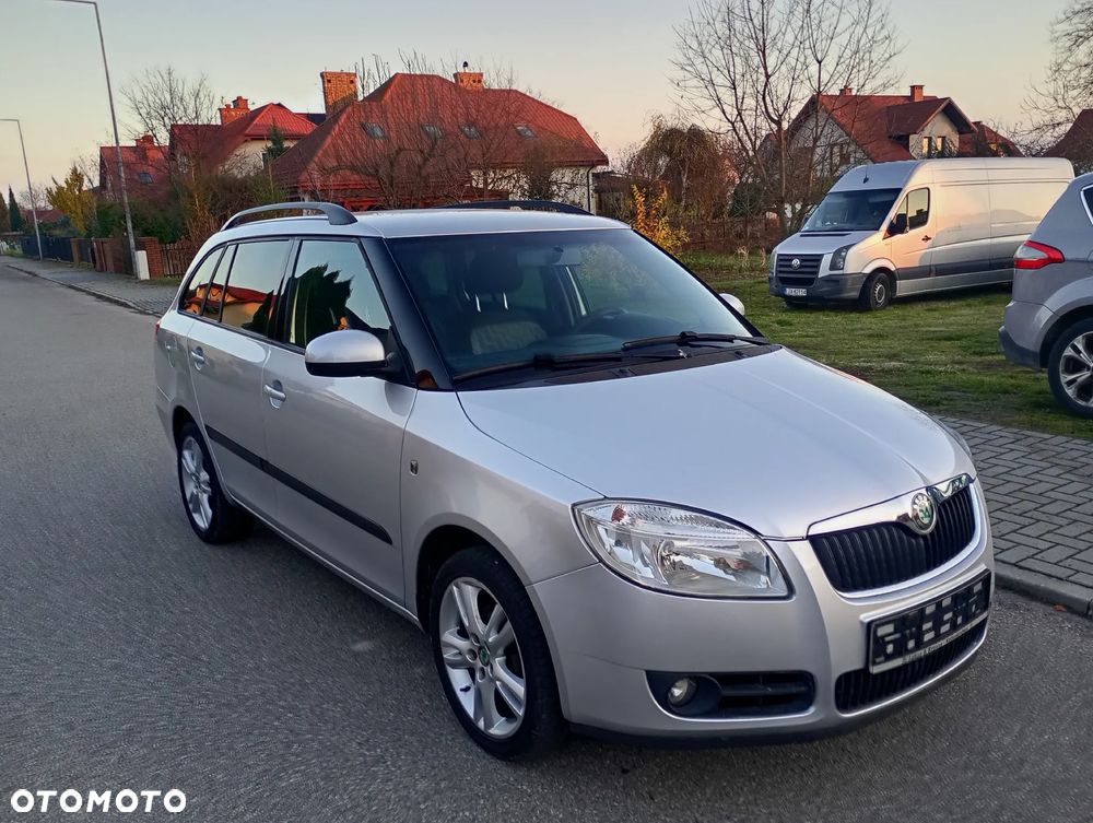 Skoda Fabia 1.6 16V Combi Elegance - 1