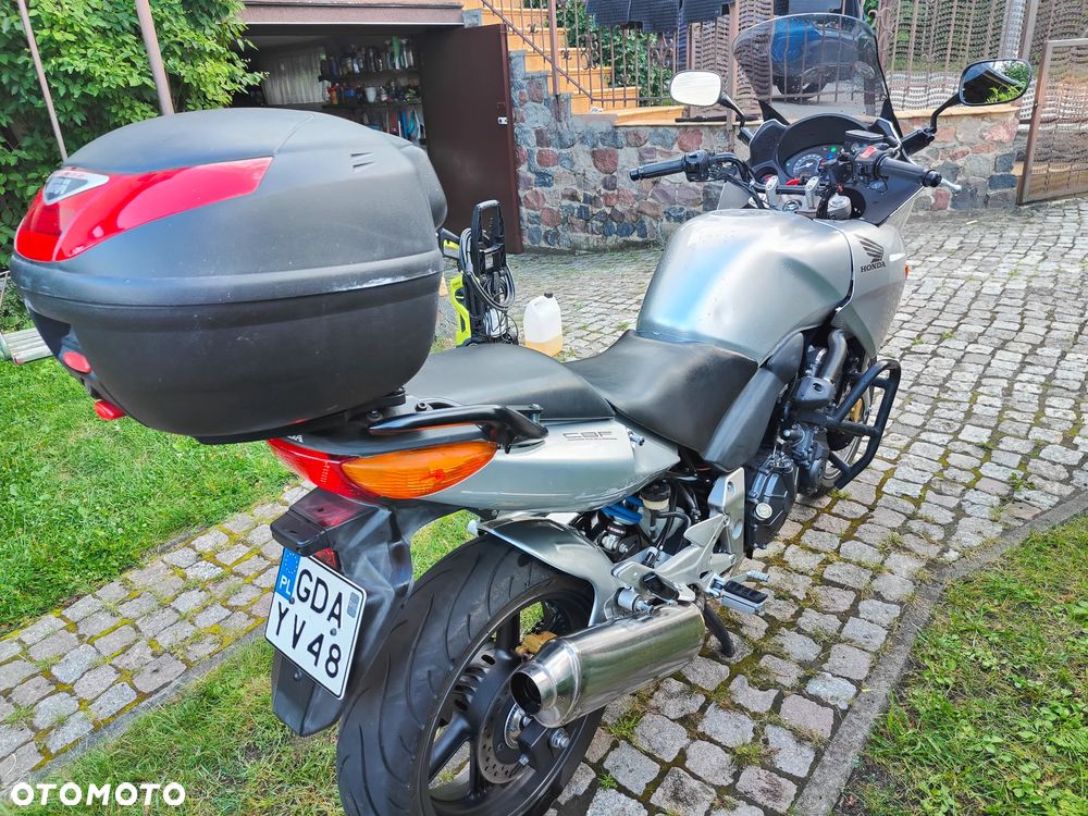 Honda CBF - 4