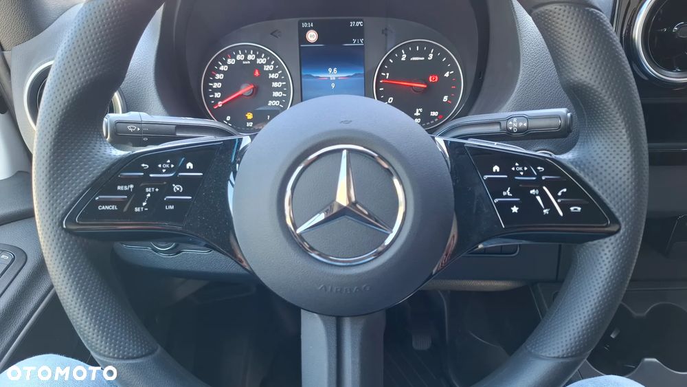 Mercedes-Benz Sprinter - 15