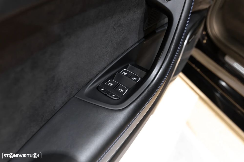 Audi RS6 Avant 4.0 TFSi Plus quattro Tiptronic - 32