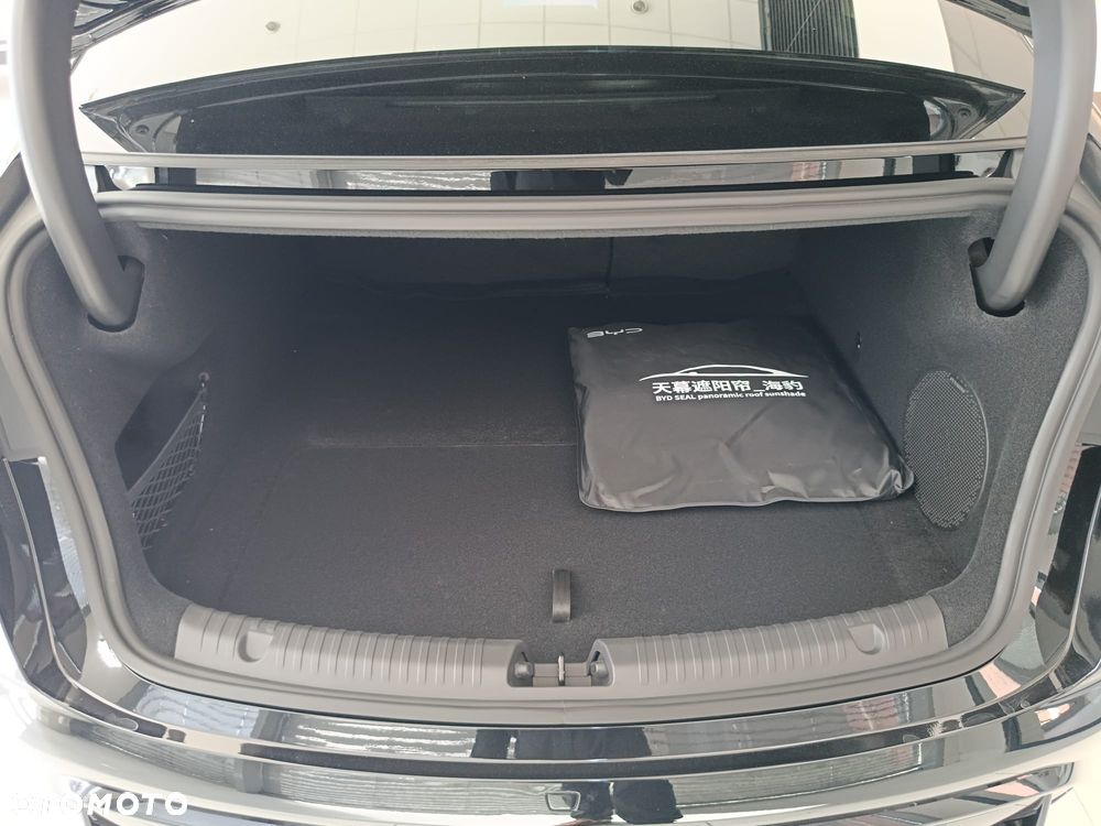 BYD Seal 82.5kWh Design - 12