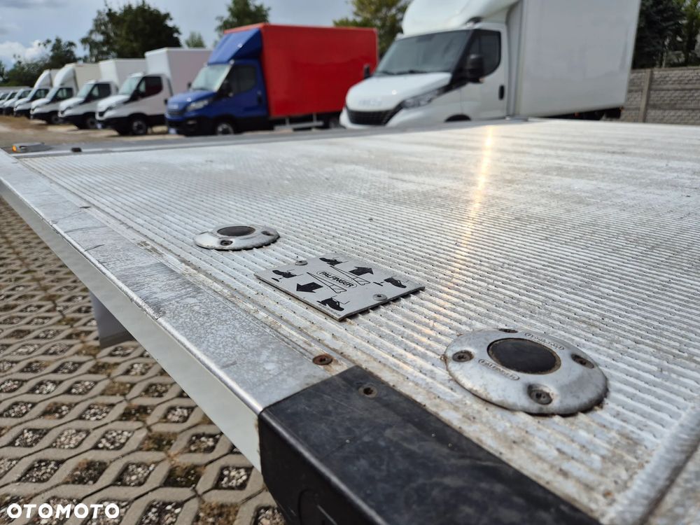 Iveco Daily 50C18 / 35C18 3.0 HPi Hi-Matic, kontener 4.38m x 2.25m x 2.38m , winda 750KG, klimatyzacja, pneumatyka, HAK 3.5T - 7