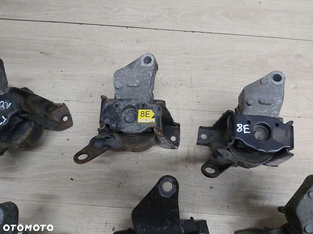 TOYOTA Avensis T25 Corolla Verso II E12 poduszka silnika 8E 1.6 1,8 vvti - 4
