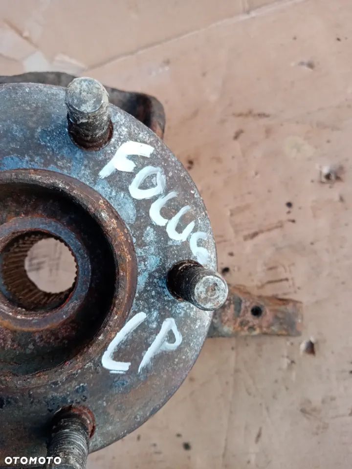 Zwrotnica piasta lewy przód Ford Focus MK2 1.8 16V - 6