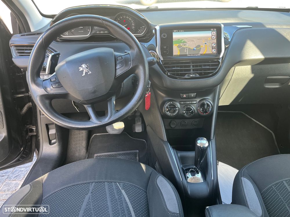 Peugeot 208 - 6