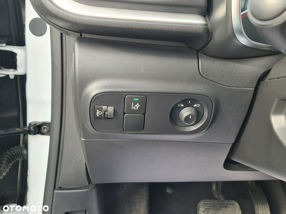 Citroën C3 1.2 PureTech Shine EAT6 - 22