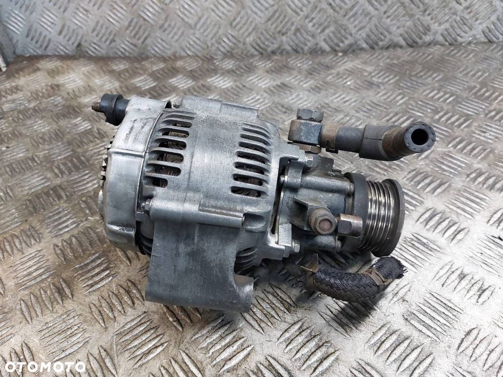 ALTERNATOR + POMPA VACUM HYUNDAI GETZ I 1.5 CRDi 37300-27602 - 1