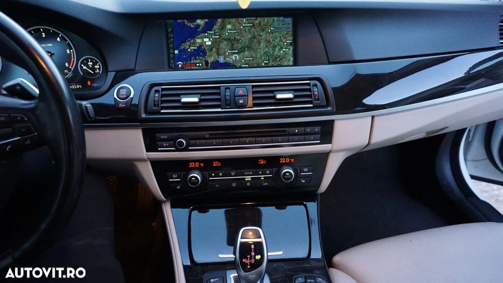 BMW Seria 5 535d xDrive - 14