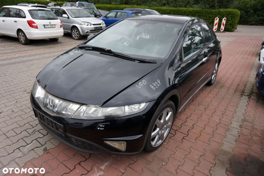 HONDA CIVIC VIII 5D HB 2007 B92P 1.8 16V R18A2 140KM CZARNY na części - 1
