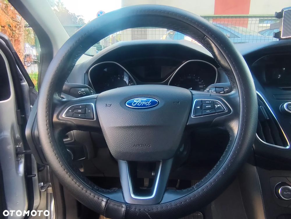Ford Focus 1.6 Trend - 16