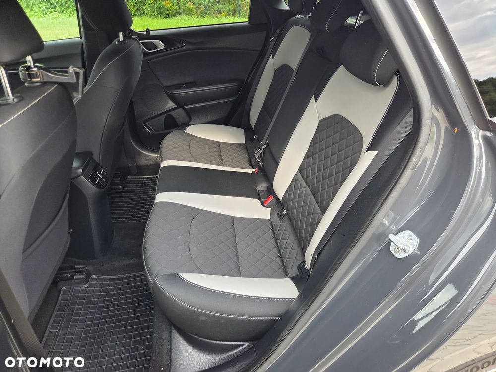 Kia Ceed 1.6 CRDi DCT GT Line - 23