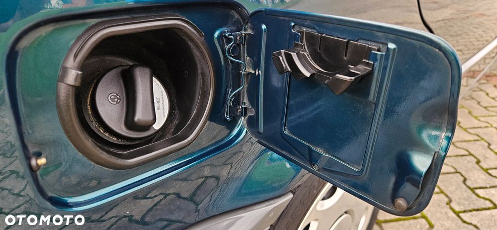 BMW Seria 3 316i - 34