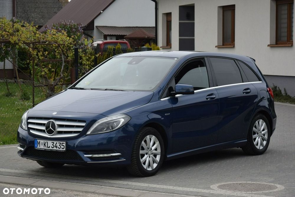Mercedes-Benz Klasa B 180 Edition - 3
