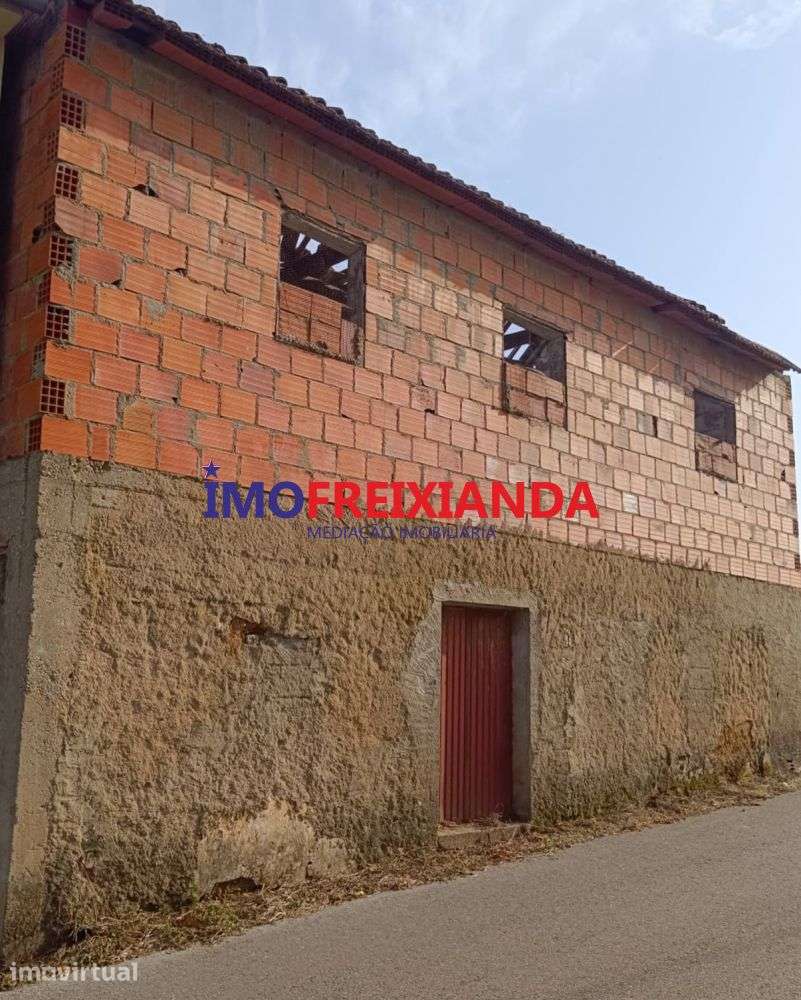 Arrecadação e arrumos - Aldeia de Santa Teresa - Grande imagem: 2/21