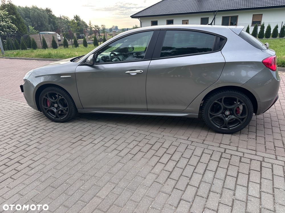 Alfa Romeo Giulietta 1.6 JTDM - 12