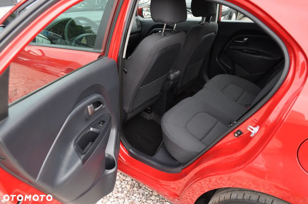 Kia Rio - 17