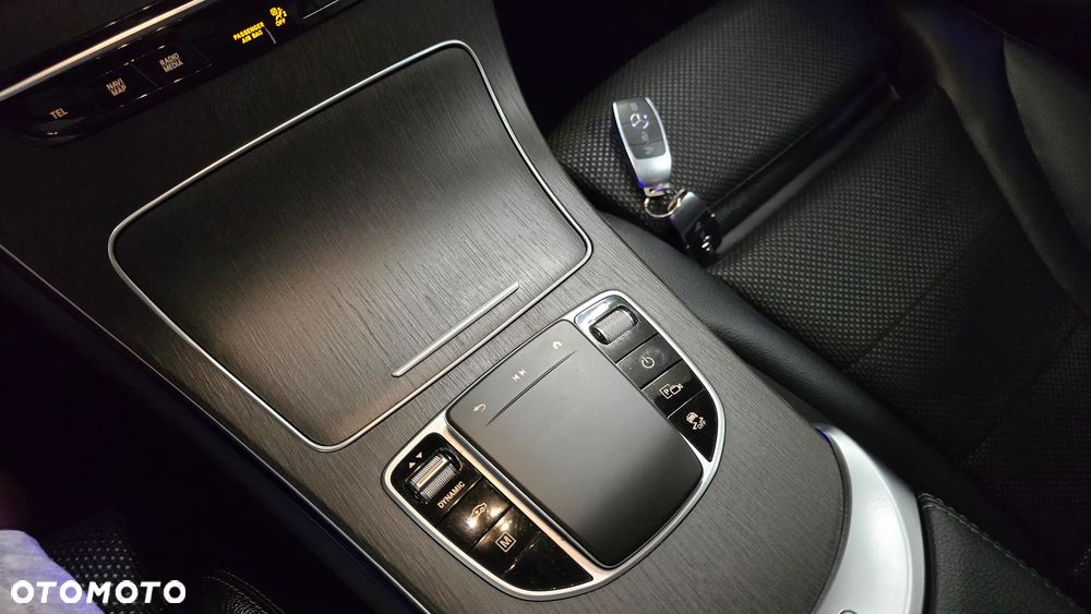 Mercedes-Benz GLC 300 de 4Matic 9G-TRONIC AMG Line Plus - 23