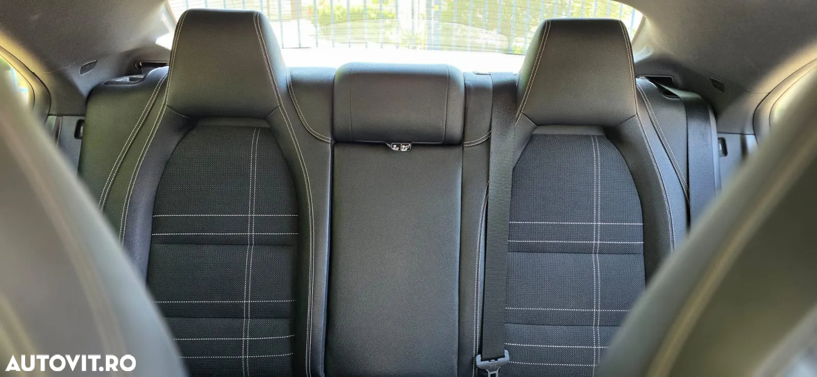 Mercedes-Benz CLA 180 7G-DCT - 7