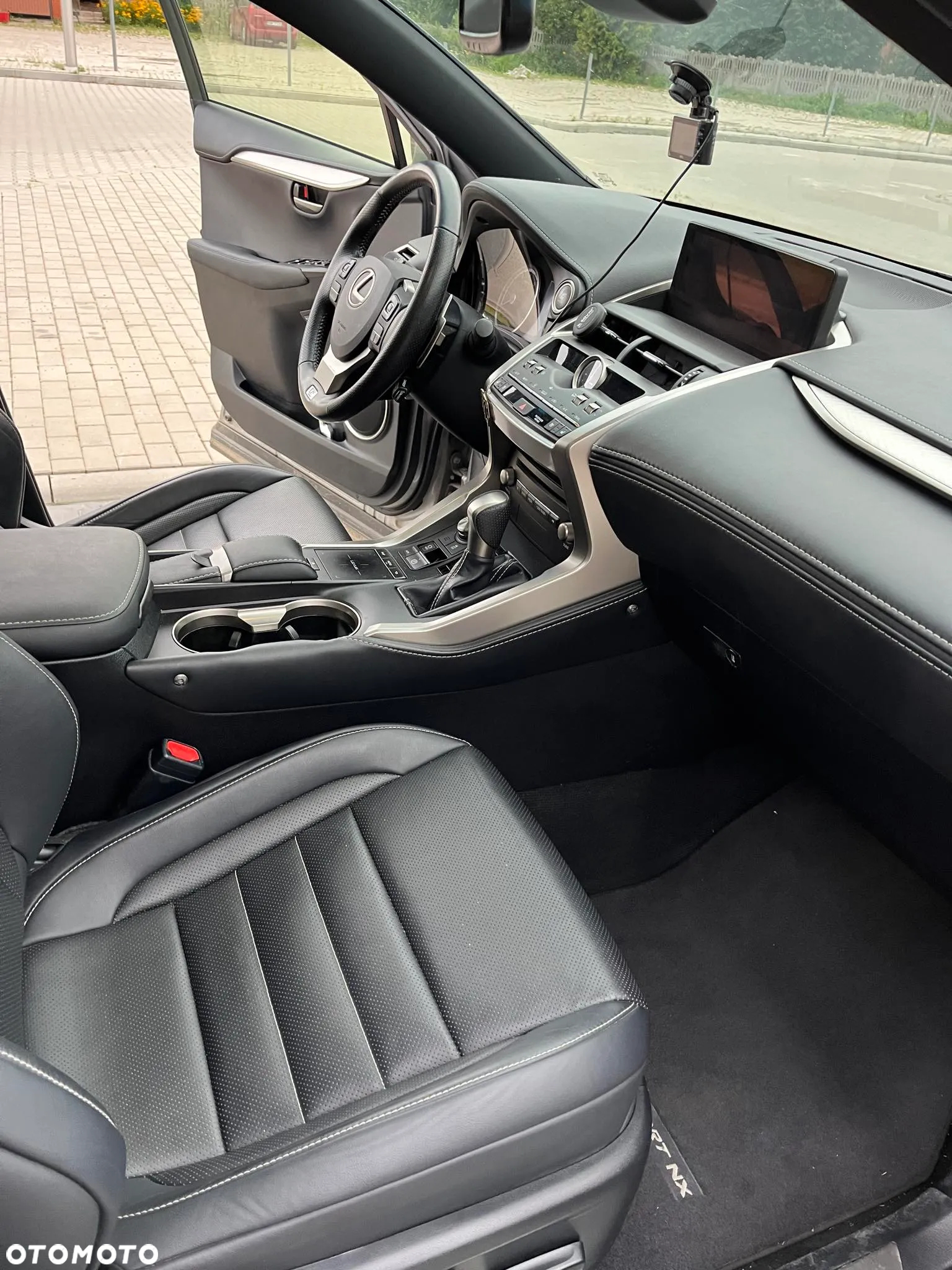 Lexus NX 300 AWD F SPORT - 19