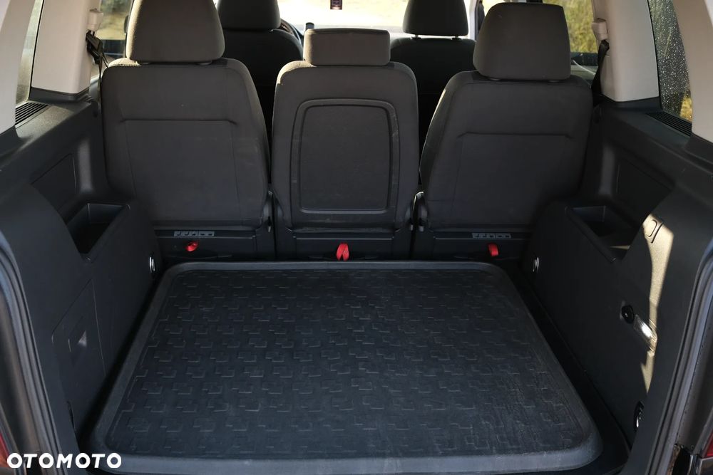 Volkswagen Touran 2.0 TDI DPF Highline - 36