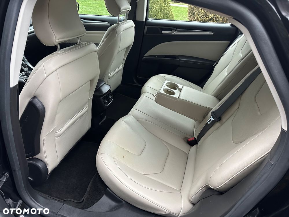 Ford Fusion 2.0 EcoBoost Titanium - 10