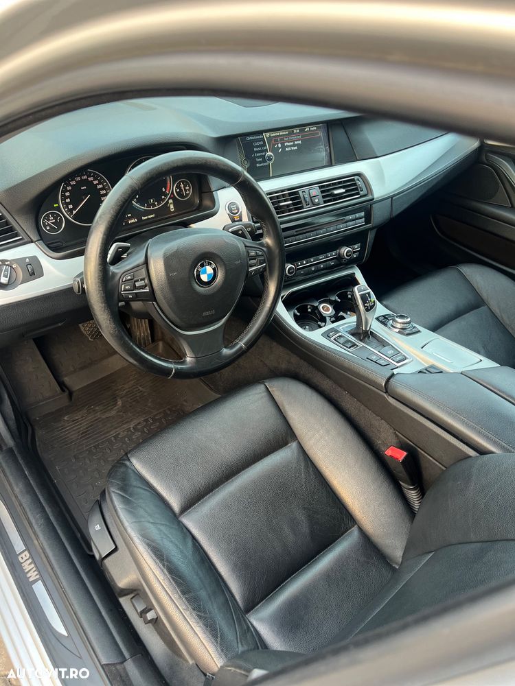 BMW Seria 5 525d xDrive - 9