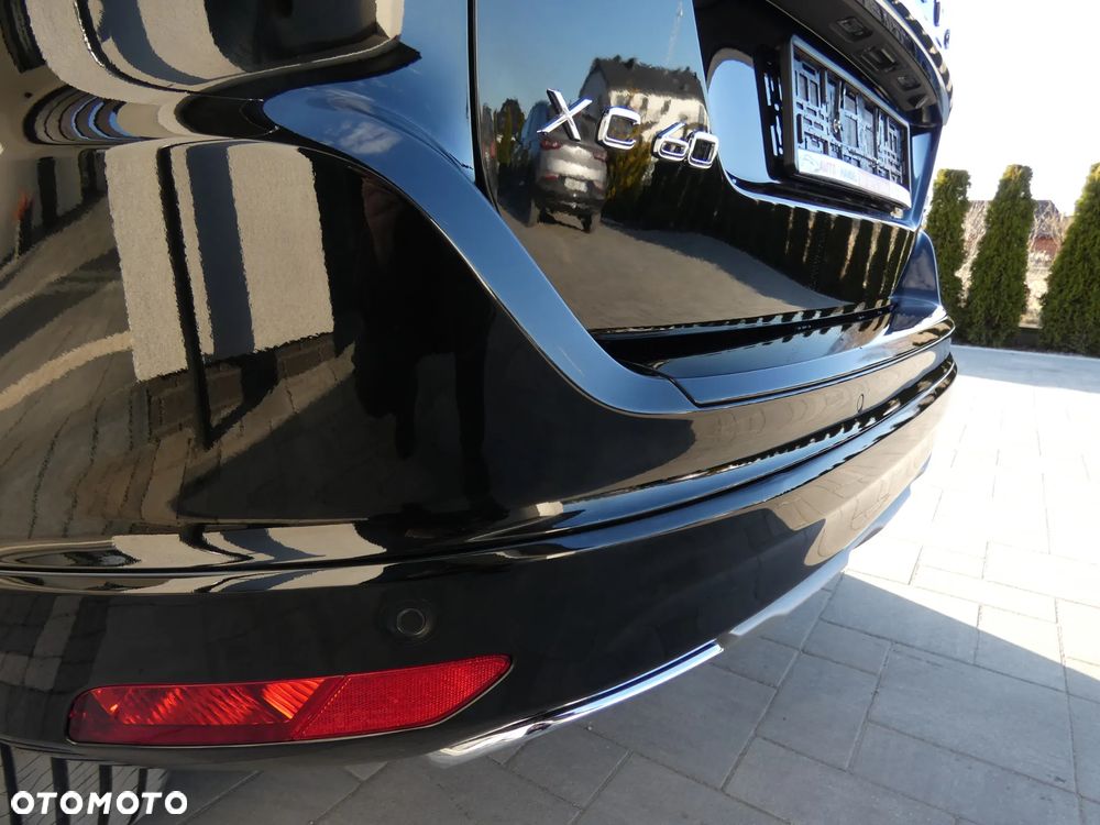 Volvo XC 60 D5 AWD Geartronic Summum - 17