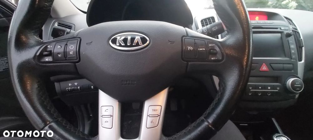 Kia Ceed - 8