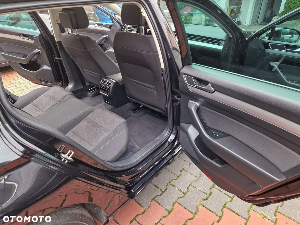 Volkswagen Passat 2.0 TDI (BlueMotion Technology) Comfortline - 21