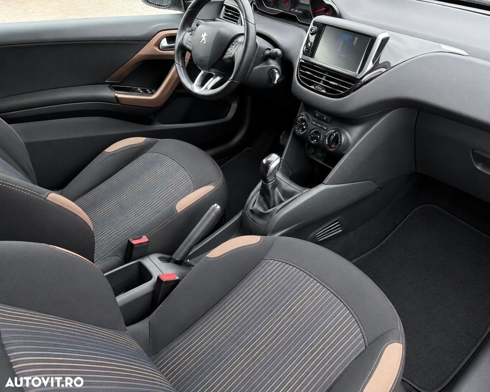 Peugeot 208 PureTech 82 Urban Move - 8