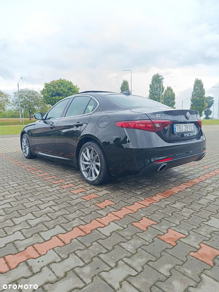 Alfa Romeo Giulia 2.0 Turbo 16V AT8-Q4 Ti - 4