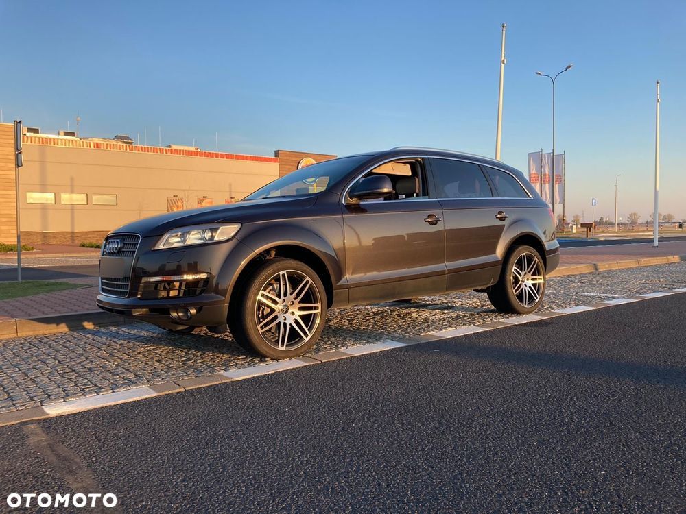 Audi Q7 - 1