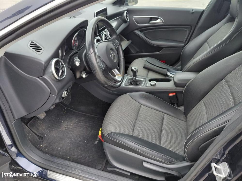 Mercedes-Benz CLA 180 - 6