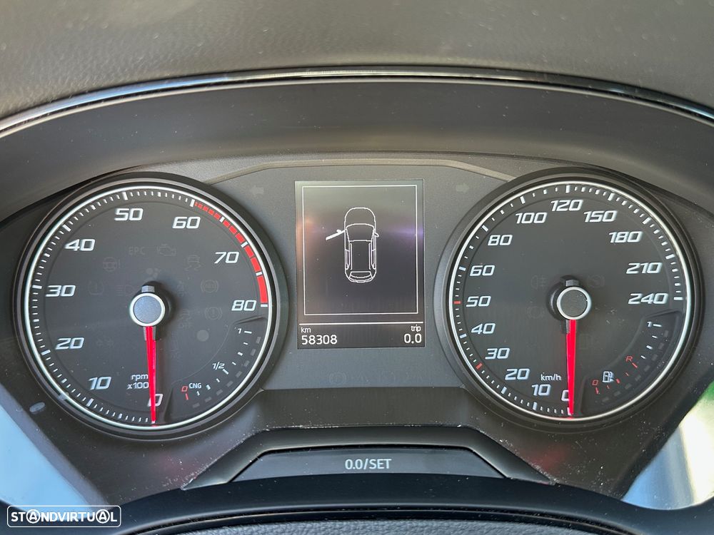 SEAT Arona 1.0 TGI XCELLENCE - 10