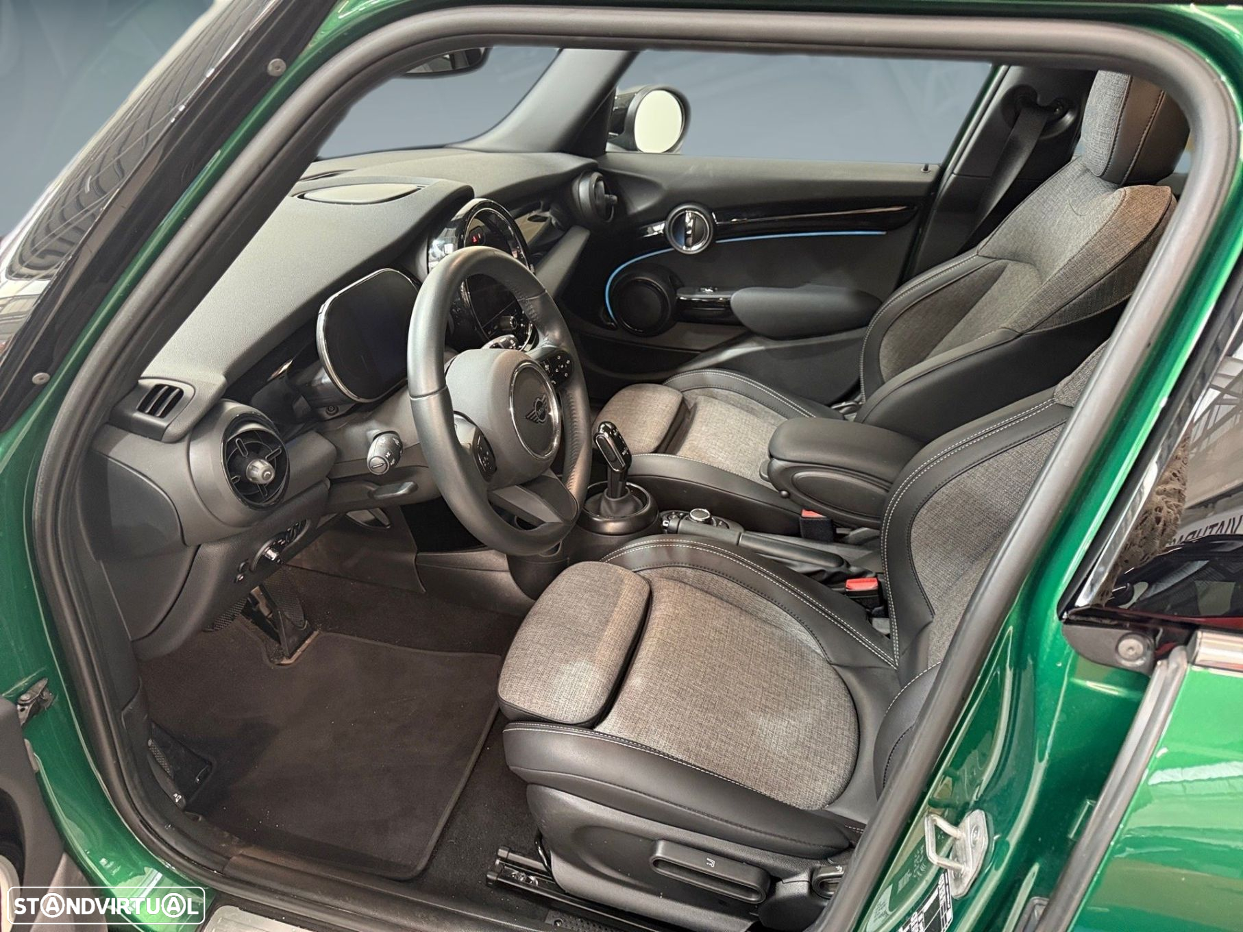 MINI 5 Portas Cooper Premium Classic Auto - 11