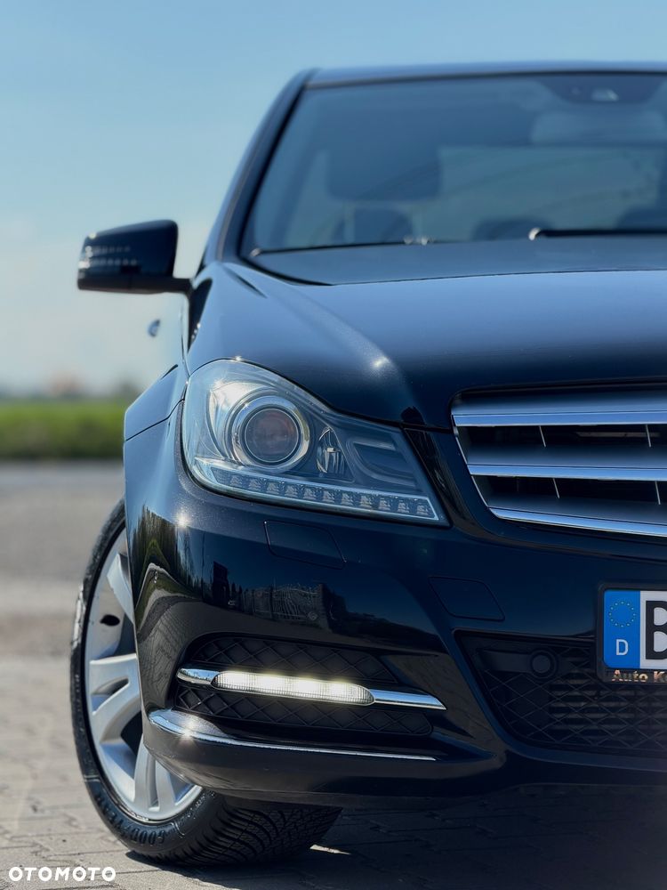 Mercedes-Benz Klasa C 180 CGI Automatik BlueEFFICIENCY Avantgarde - 38