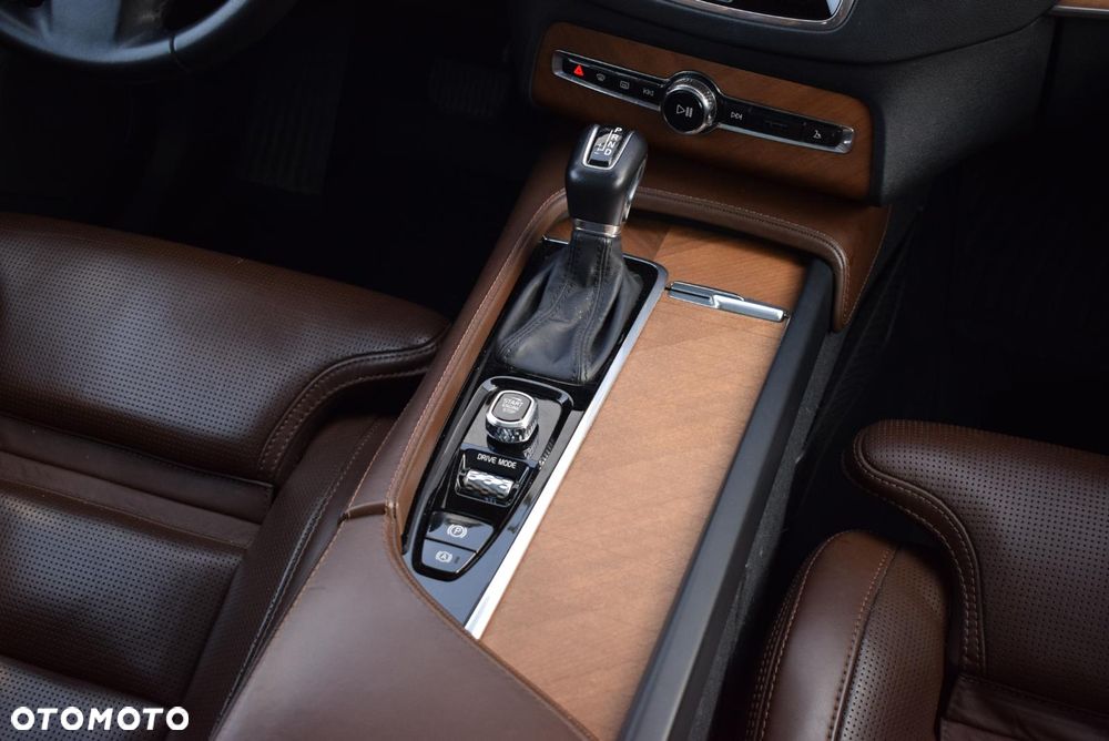 Volvo XC 90 D5 SCR AWD Inscription - 17