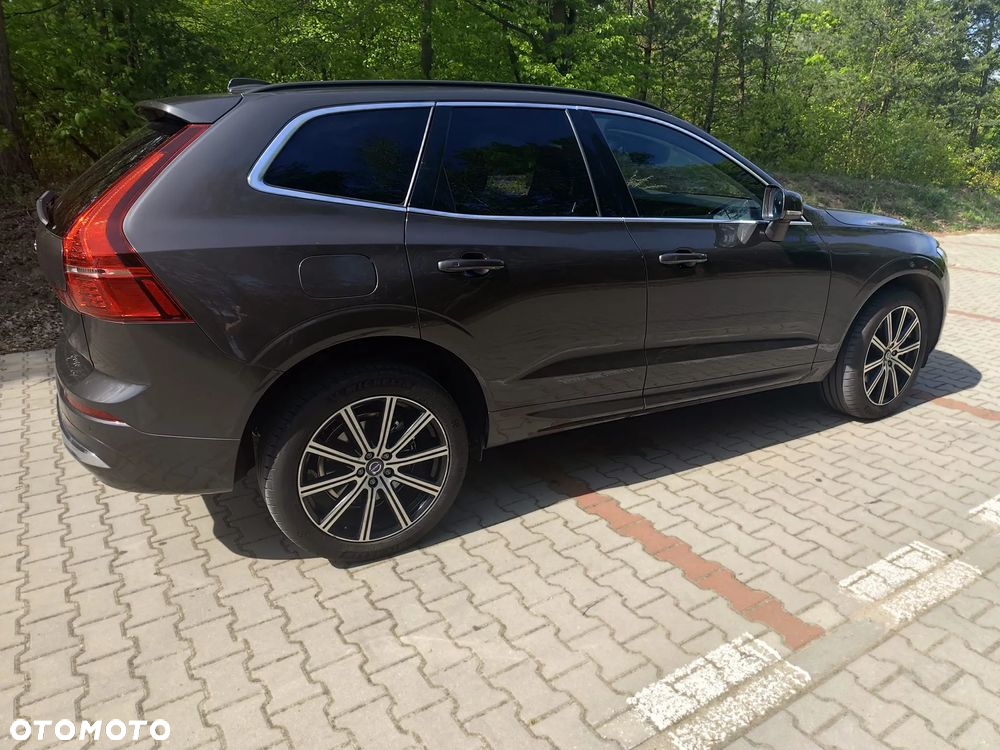 Volvo XC 60 B5 D AWD Ultimate Dark - 4