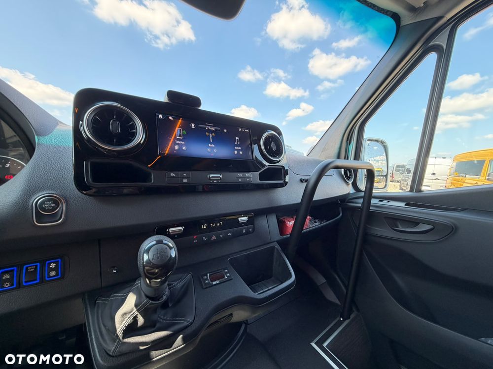 Mercedes-Benz Sprinter 519 - 15