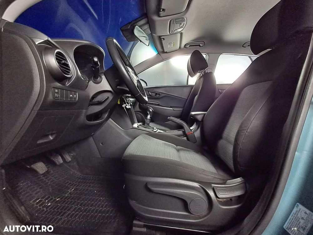 Hyundai KONA - 11