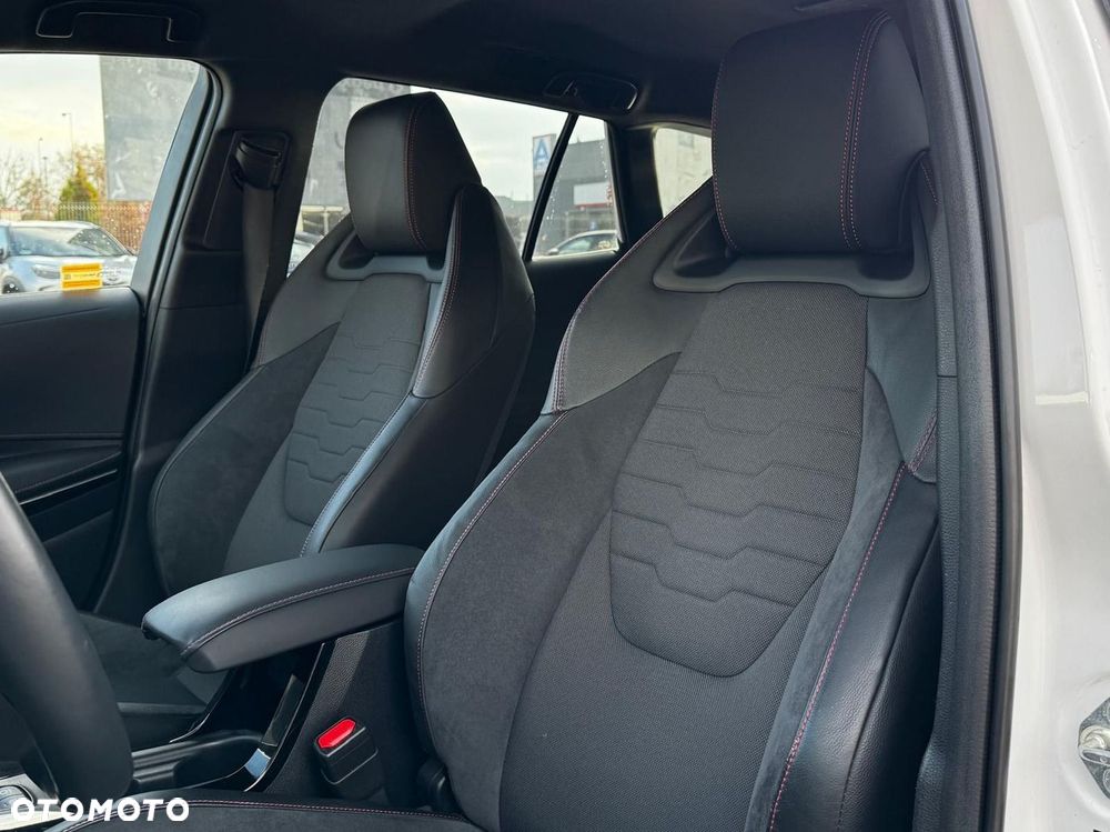 Toyota Corolla 1.8 Hybrid GPF Executive - 31