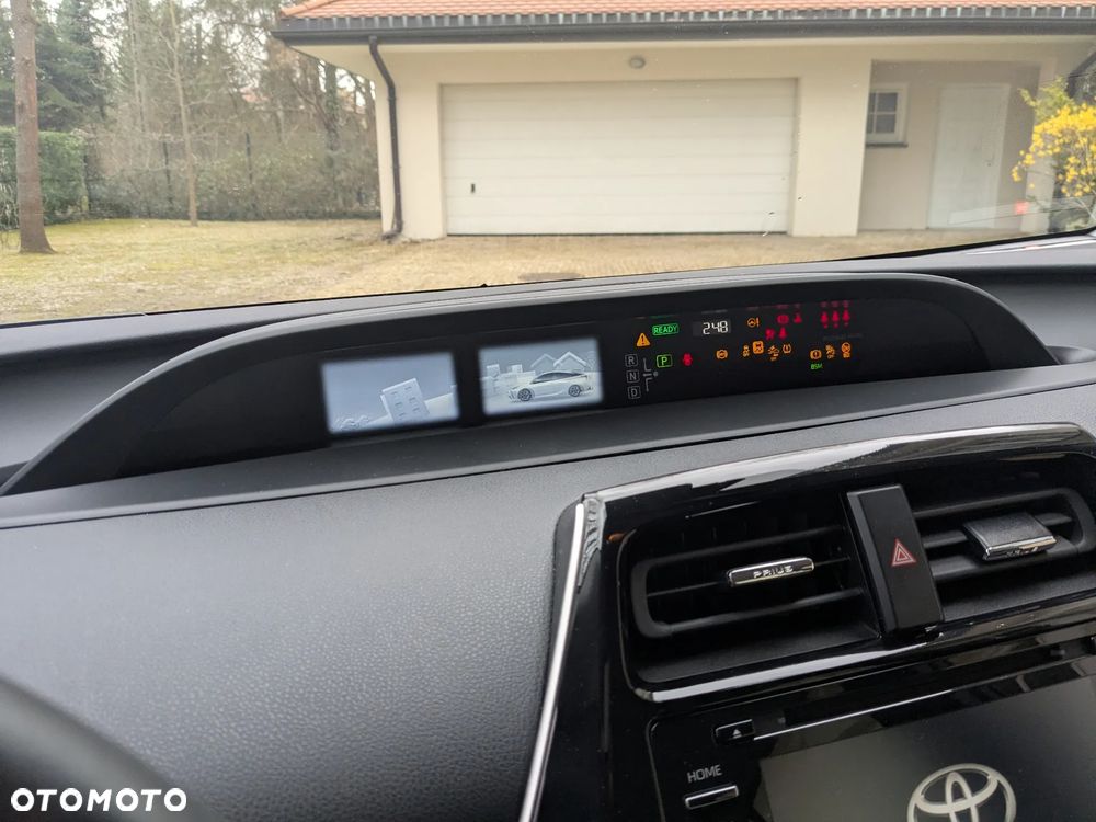 Toyota Prius Hybrid Executive - 28