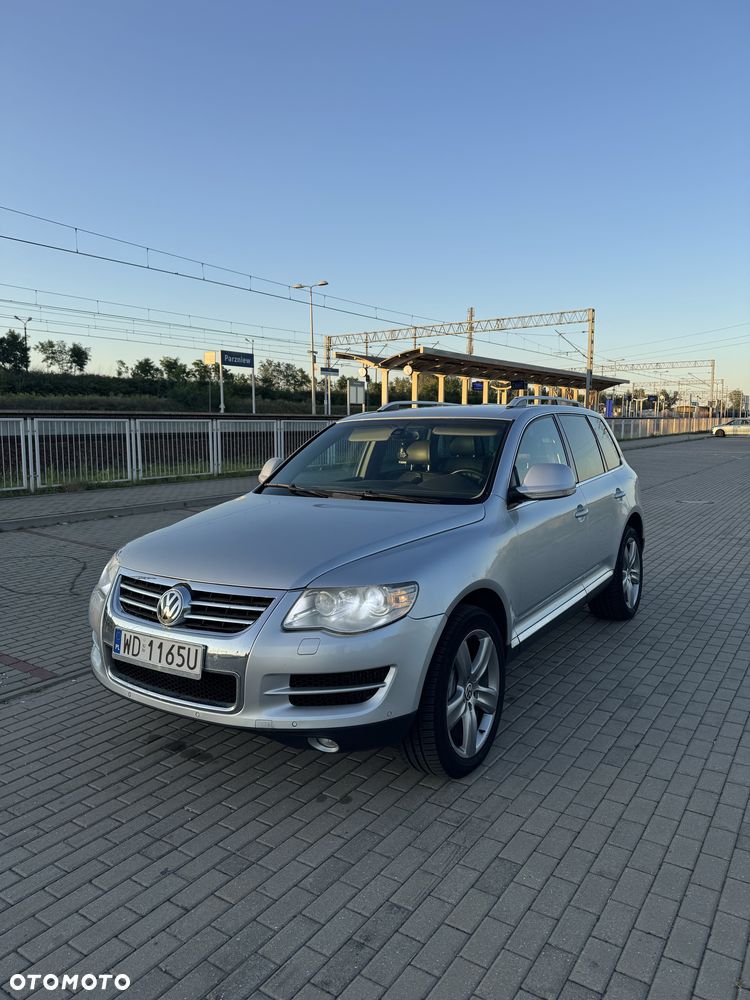 Volkswagen Touareg - 1