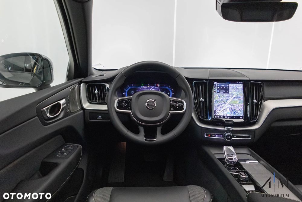 Volvo XC 60 B4 D AWD Ultimate Dark - 18