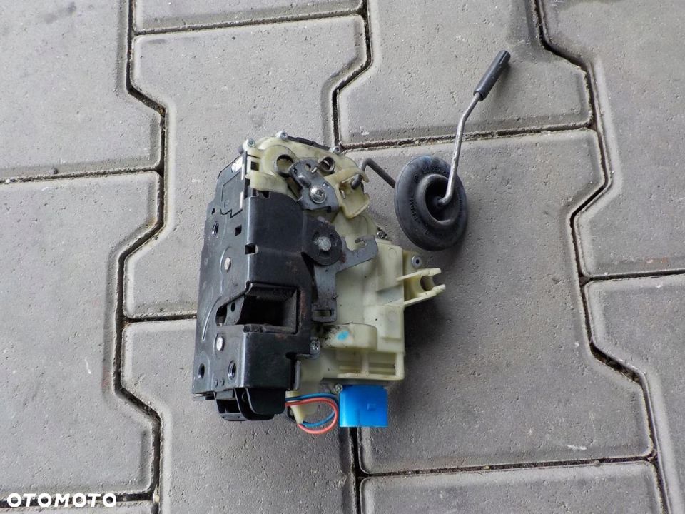 VW T5 ZAMEK LEWY DRZWI LEWYCH PRZÓD CENTRALNY - 1