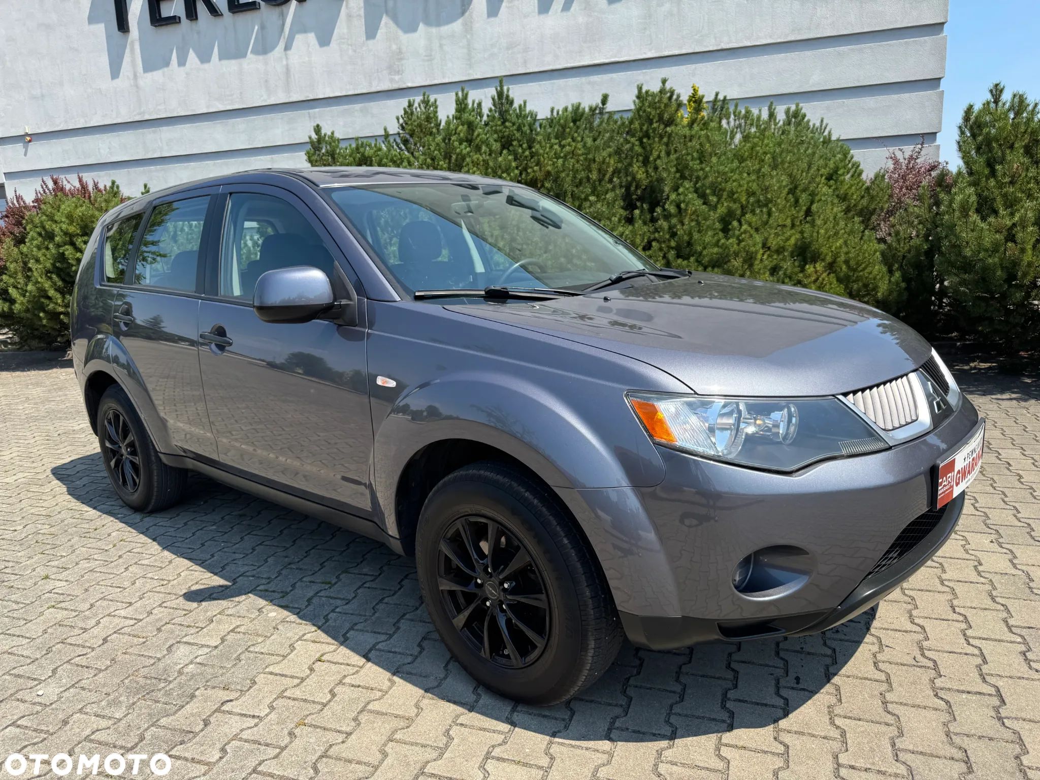 Mitsubishi Outlander 2.4 4WD Inform - 1