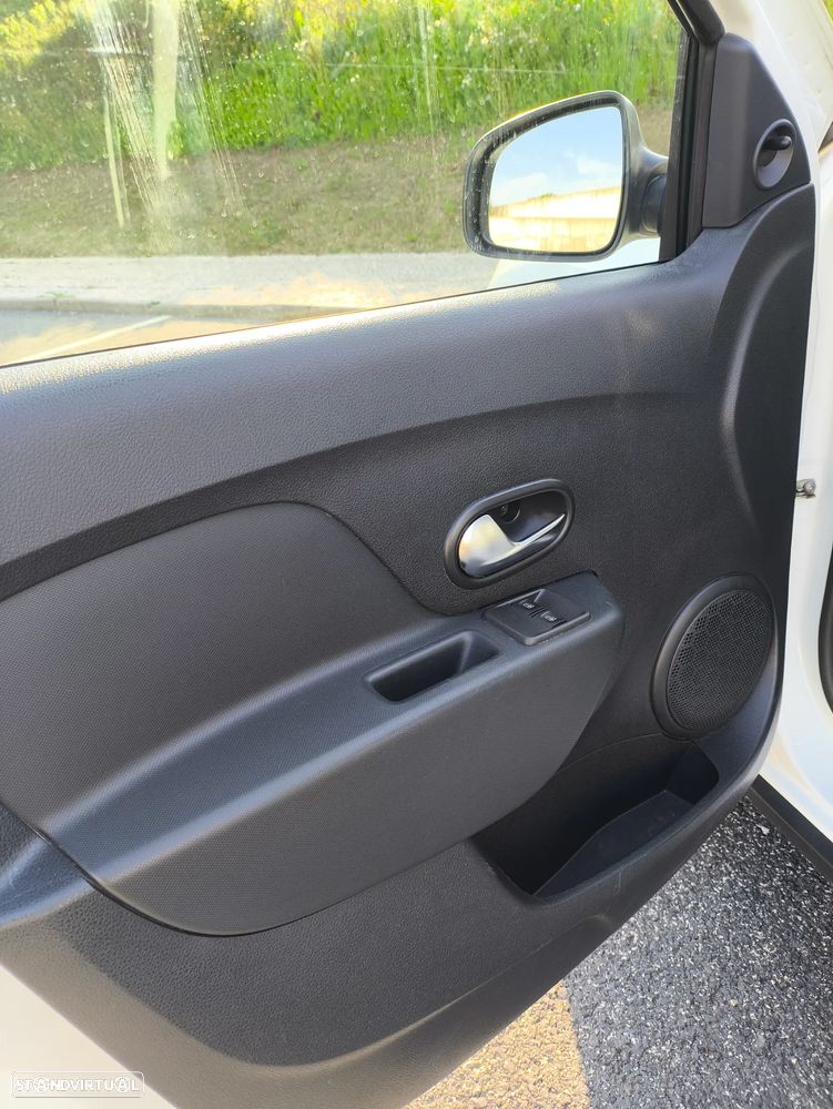 Dacia Sandero SCe 75 Essentiel - 19