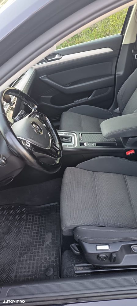 Volkswagen Passat 1.6 TDI SCR DSG Trendline - 9