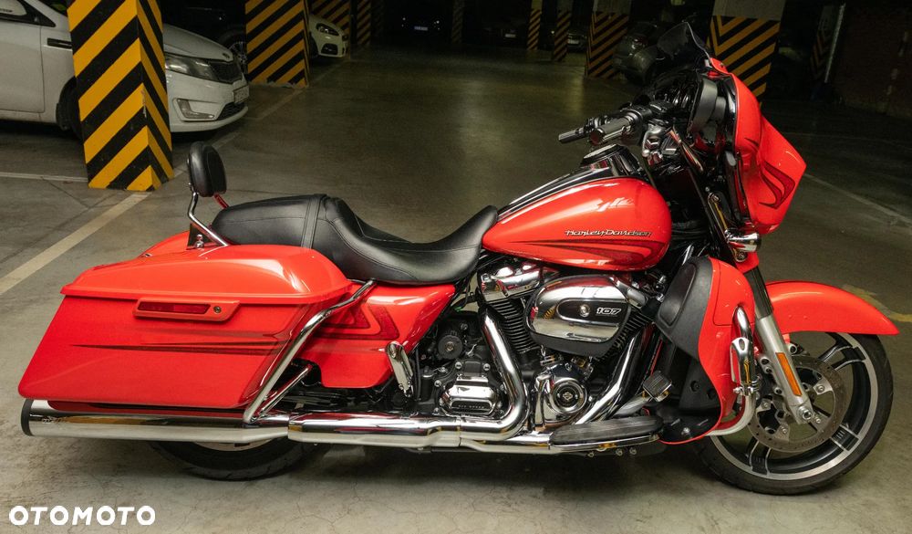 Harley-Davidson Touring Street Glide - 2